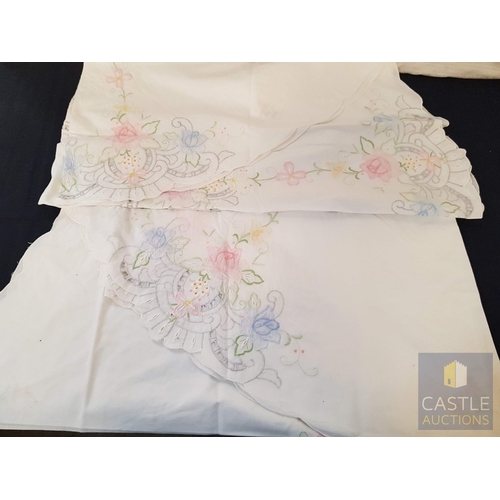 343 - Beautiful Collection of Hand Made Traditional Table Cloth, Napkins and Other (Approx. x24 Pcs), Toge... 