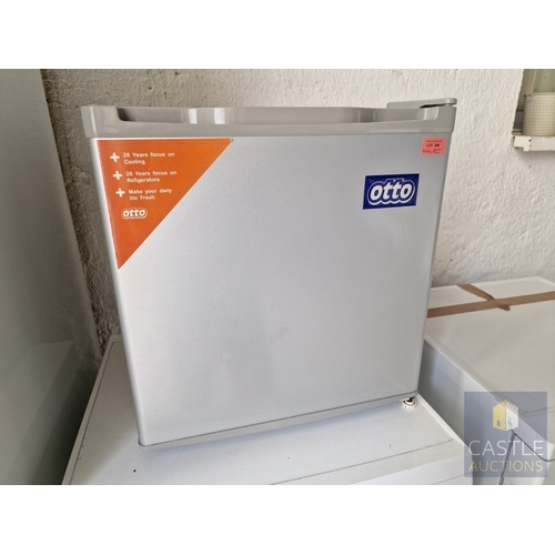 368 - OTTO Silver Colour Table Top Fridge, with Freezer Compartment, (Model: MR-50 A+SILVER), (Approx. 47 ... 