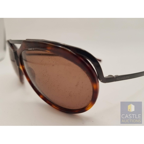 173D - Yve Sant Laurent 125 YSL 202016/S Sunglasses, Made in Italy, Together Original Soft Case and Cardboa... 