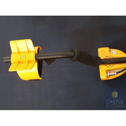 370 - Garrett Euro Ace 350 Metal Detector, Untested.