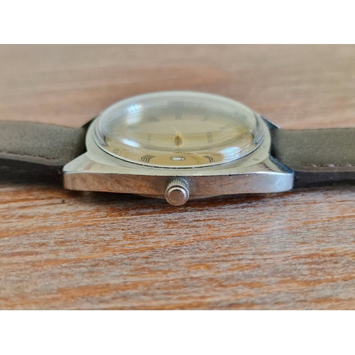 741H - EDOX Gent's Wrist Watch, Swiss Made, Stainless Steel Case with Quartz Movement * Running When Lotted... 