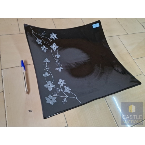 781J - Large Square Shape Shallow Bowl, Black Colour with Gently Raised Corners and Floral Pattern, (Approx... 