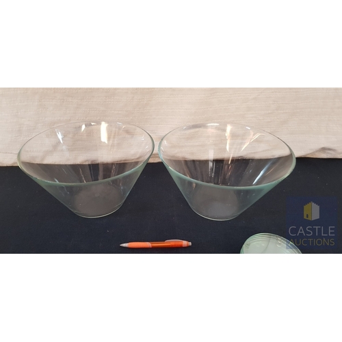 800J - 2 x Large Glass Bowls. Ø 27 cm.
8 x Glass Coasters, 6 x Glass Tea/Coffee Cups With Metal Handles & 1... 