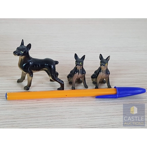 823J - Vintage Hard Plastic Mini  Doberman Pincher Dog Family, Made in Hong Kong, (3)