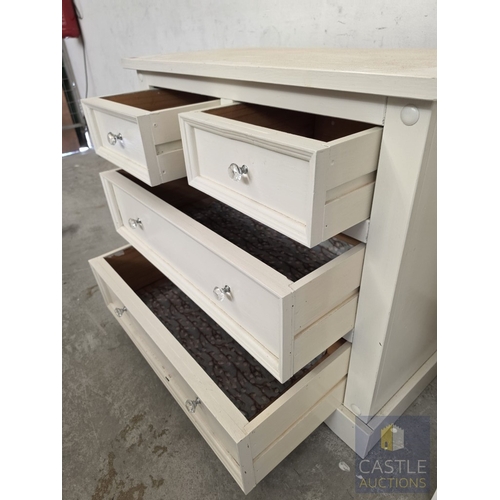 607M - White Painted Wooden 4-Drawer Chest of Drawers with Crystal Effect Handles, (Approx. 92 x 44 x 80cm)