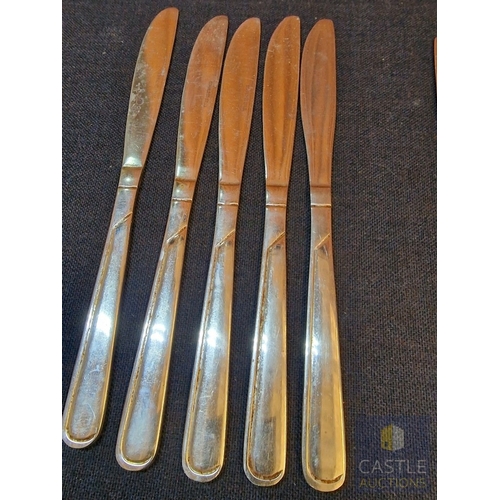 643M - Assorted Stainless Steel Cutlery (Approx. x27), See Multiple Photos.