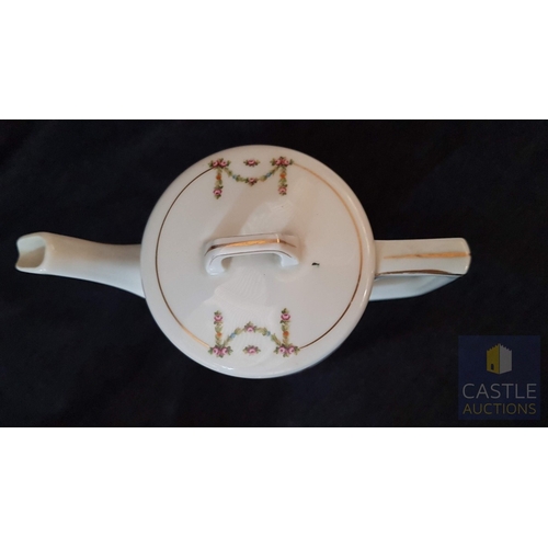 691M - Unbranded Vintage Porcelain White Coffee Set, Decorated with Royal Garlands Pattern; Coffee Pot . 6x... 