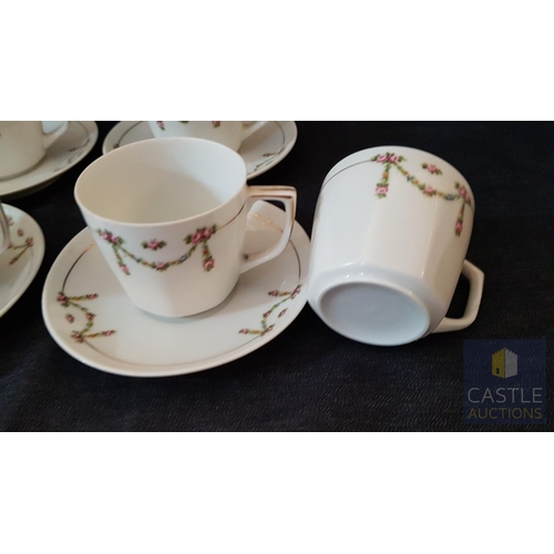 691M - Unbranded Vintage Porcelain White Coffee Set, Decorated with Royal Garlands Pattern; Coffee Pot . 6x... 