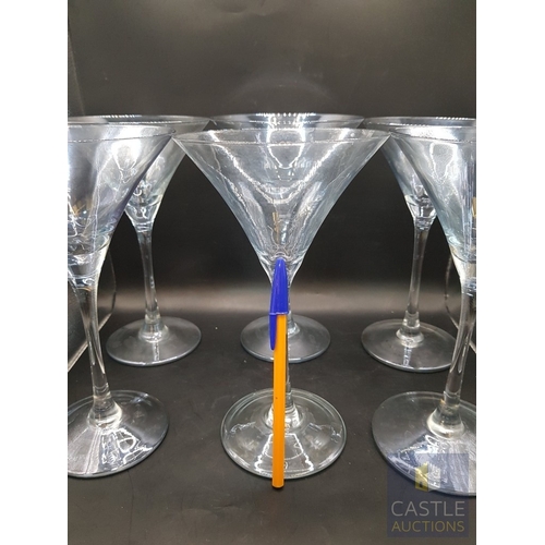 694M - Set of 6 x Classic Martini Glasses, (6).