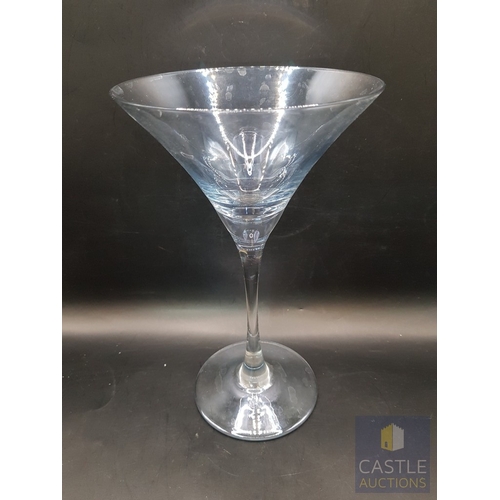 694M - Set of 6 x Classic Martini Glasses, (6).
