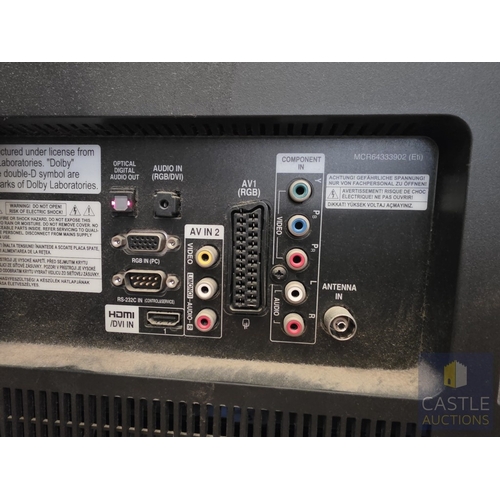 696M - LG 32'' TV, (Model: 32LK336c), * Basic Test and Powers On /  Working *, Nb. No Stand or Remote.