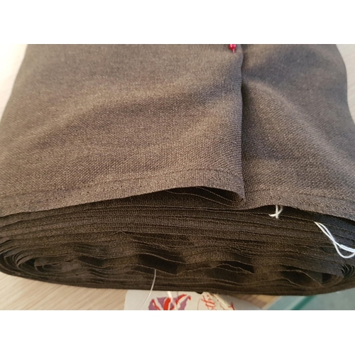 703K - Roll of Fabric / Material for Suit Making or Upholstery, Made in England, (Approx. W: 150cm), (see m... 