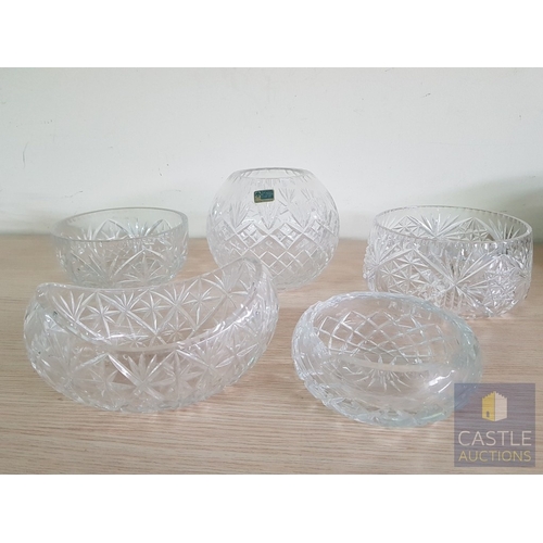 827J - Retro Style Tableware Crystal Collection; Ball Vase (Approx. H: 15.5cm Ø: 17cm), 2x Fruit Bowls (App... 