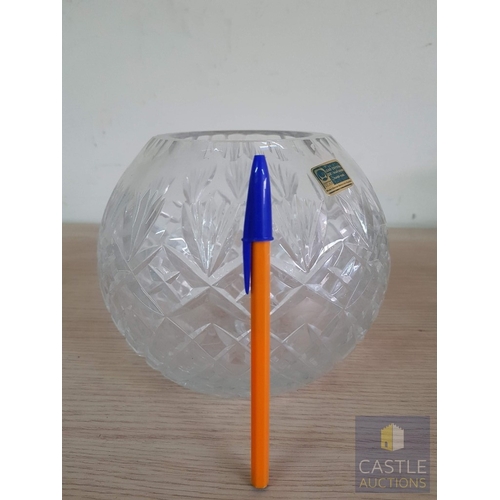 827J - Retro Style Tableware Crystal Collection; Ball Vase (Approx. H: 15.5cm Ø: 17cm), 2x Fruit Bowls (App... 