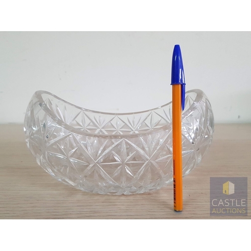 827J - Retro Style Tableware Crystal Collection; Ball Vase (Approx. H: 15.5cm Ø: 17cm), 2x Fruit Bowls (App... 