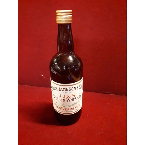 68 - An old bottle of John Jameson 10 Year Old from the 1950s, this was produced at the old Bow Street di... 