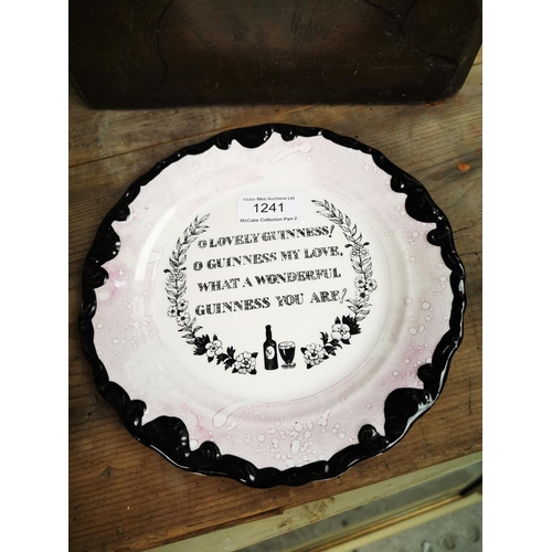 1241 - Carltonware Guinness advertising plate. { 20cm Dia. }.