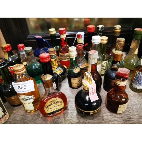 855 - Miscellaneous lot of Drambuie, Cointreau and Grand Marnier miniatures.