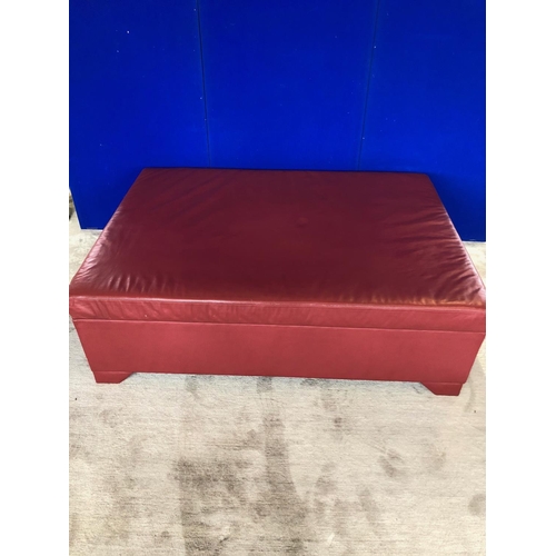 4 - G & M Laurence: Red leather ottoman W 142 H 45 D 100