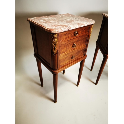 128 - Pair of exceptional quality 19th. C. French mahogany bedside lockers the rouge marble tops above a d... 
