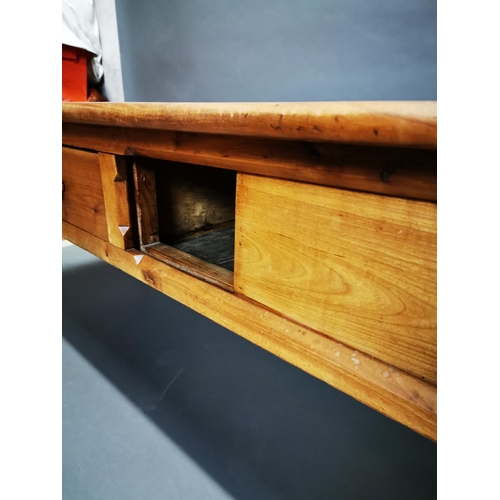 175 - Good quality 19th C. cherry wood kitchen table with single drawer in the frieze and sliding panels o... 