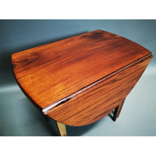 283 - Georgian mahogany drop leaf table on square tapered legs {73 cm H x 51 cm W x 73 cm D}.