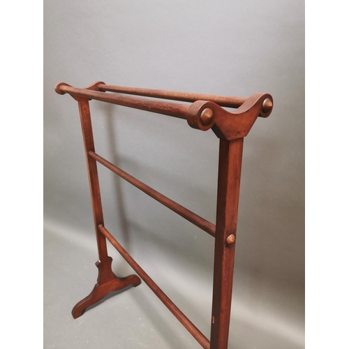 300 - Victorian mahogany towel rail {103 cm H x 77 cm W x 36 cm D}.