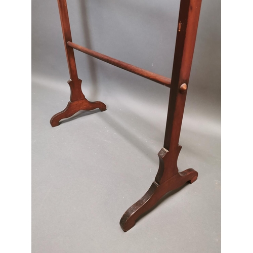 300 - Victorian mahogany towel rail {103 cm H x 77 cm W x 36 cm D}.