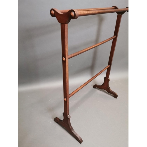 300 - Victorian mahogany towel rail {103 cm H x 77 cm W x 36 cm D}.