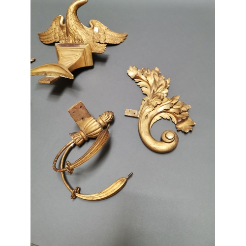 304 - Good quality set of 19th C. gilt wood and gesso mirror furniture.