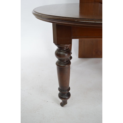 400A - 19th C. mahogany D-end dining table with one extra leaf on turned legs and brass castors {77 cm H x ... 