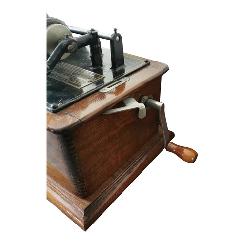 424 - Rare Edwardian Edison phonograph - Trade Mark A Edison {56 cm H x 44 cm W x 41 cm D}.