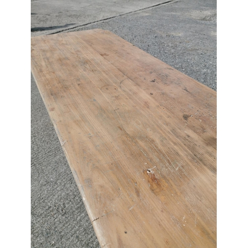 100A - 19th C. Irish pine table on square tapered legs {76 cm H x 334 cm L x 68 cm D}.