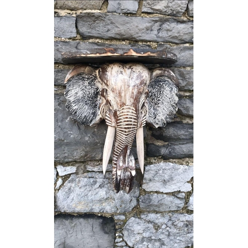 947 - Wooden wall bracket in the form of an elephant