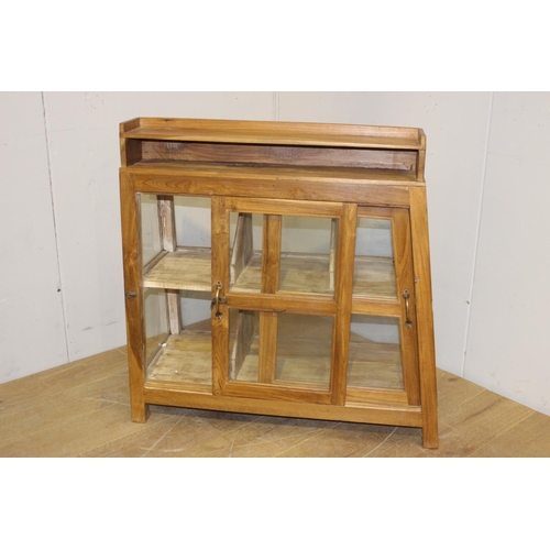 198 - Unusual shop display cabinet with sliding glass doors {93 cm H}.