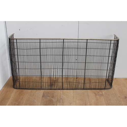 336 - Brass and metal nursery fender {69 cm H x 138 cm W x 30 cm D}.