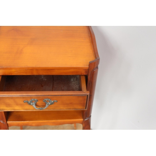 352 - Pair of veneered lockers with single drawer raised on cabriole legs {70 cm H x 33 cm W x 26 cm D}.