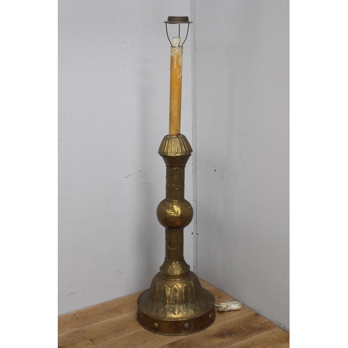 239 - Brass standard lamp {160 cm H x 40 cm Dia.}.