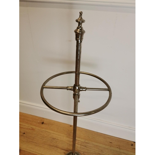 1018 - Good quality mid-century chrome stick stand {96 cm H x 28 Dia.}.