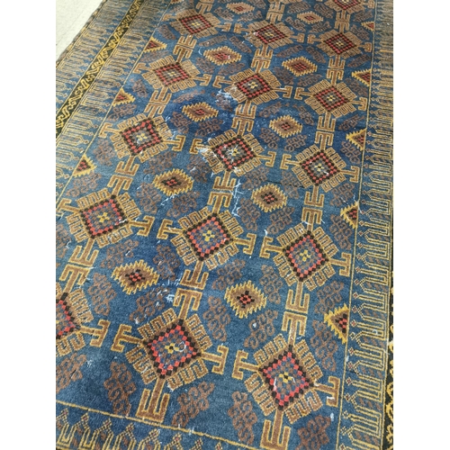 1019 - Decorative Persian carpet square { 240cm L X 130cm W }.