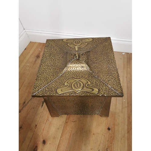 1055 - Good quality Art Nouveau brass coal bucket { 40cm H X 50cm W X 40cm D }.