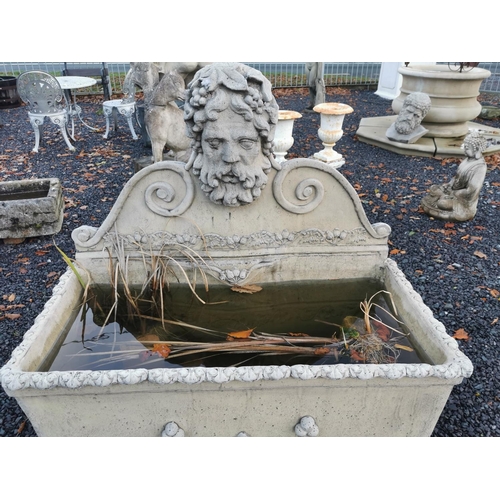 1087 - Good quality moulded stone wall fountain decorated with ivy leaf surmounted with Grecian God mask { ... 