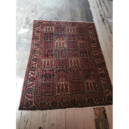 336 - Decorative carpet sqaure {202 cm L x 149 cm W}.