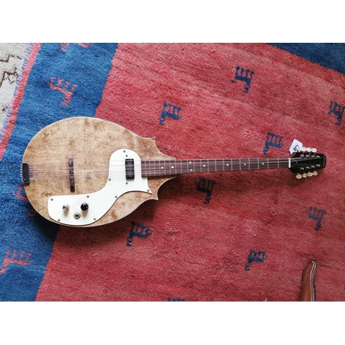 598 - Fletch electric bazouki. { 92cm L }.