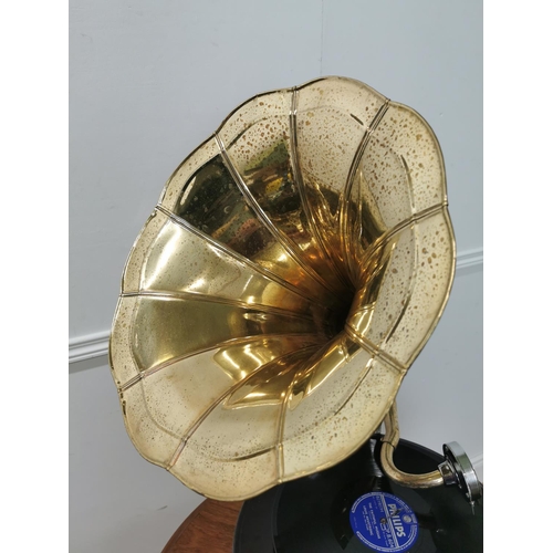 840 - Victrola gramophone with brass horn { 70cm H X 60cm W X 45cm D }