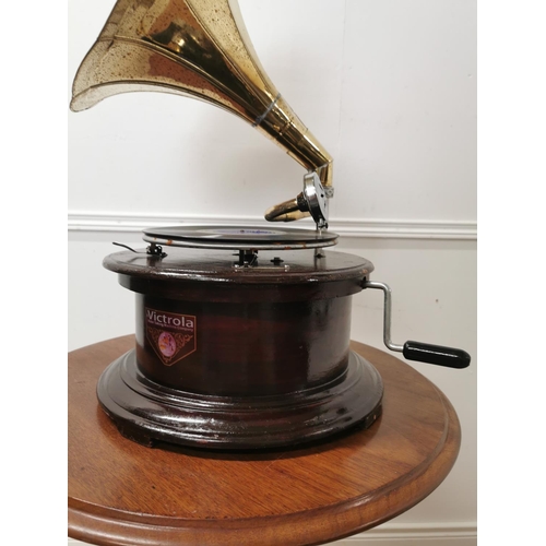 840 - Victrola gramophone with brass horn { 70cm H X 60cm W X 45cm D }