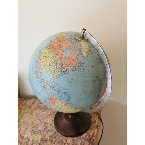 762 - 1950's terrestrial world globe {42 cm H x 32 cm Dia.}.