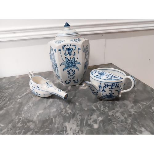 36 - Three pieces of Oriental blue and white ceramics {20 cm, 7 cm & 5 cm H}.