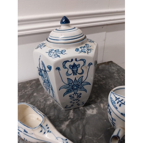 36 - Three pieces of Oriental blue and white ceramics {20 cm, 7 cm & 5 cm H}.