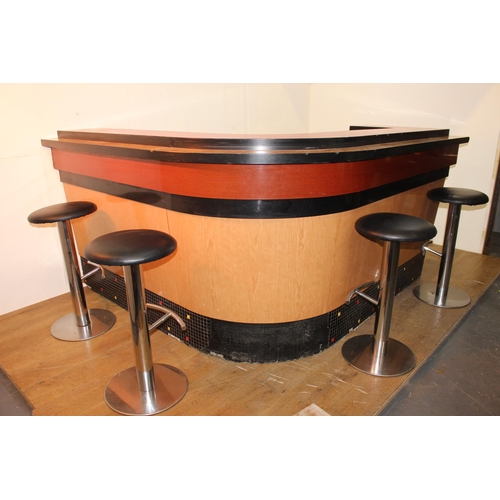 108 - Retro corner bar with Formica top and tiled base  {112 cm H x 224 cm W x 204 cm D}.